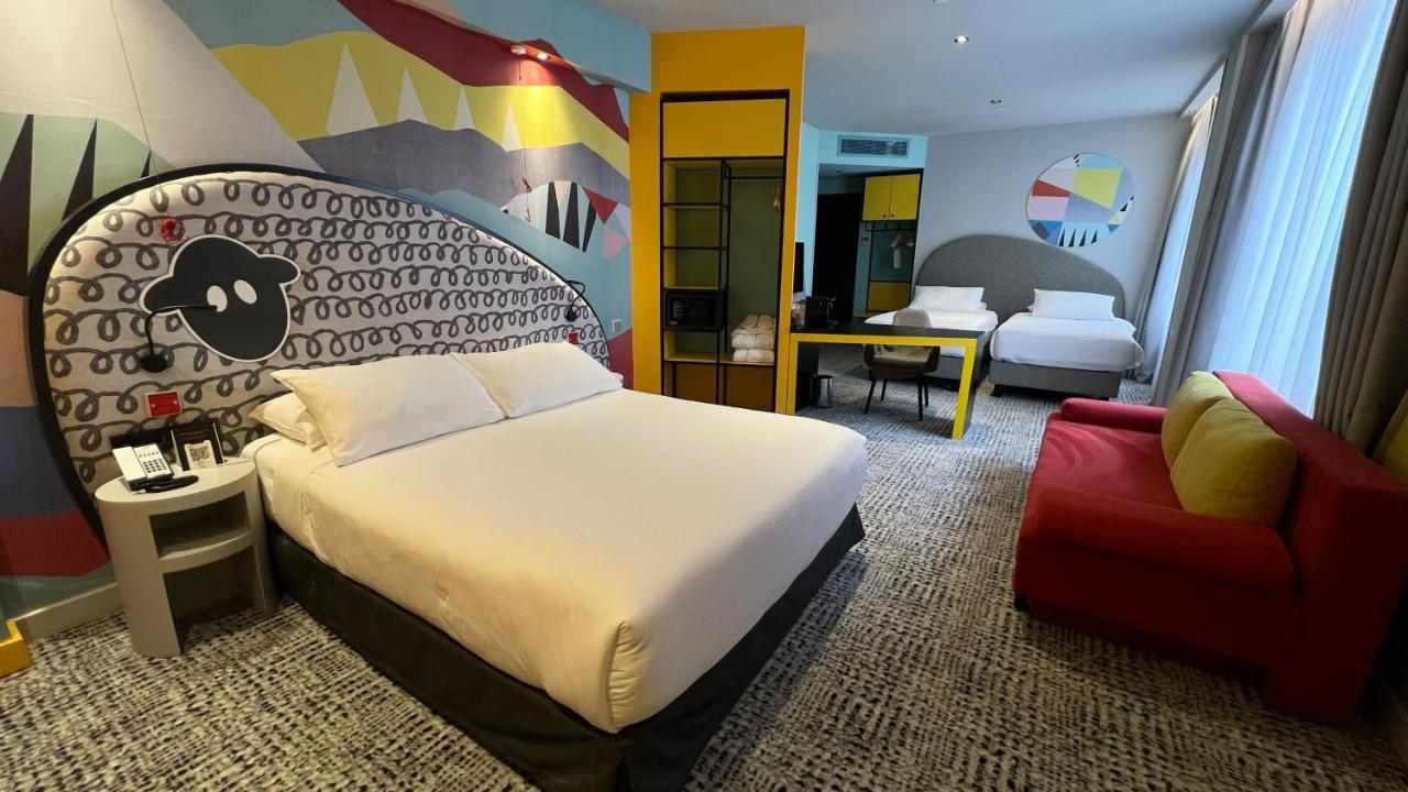 Ibis Styles Tbilisi Center Hotel Exterior foto
