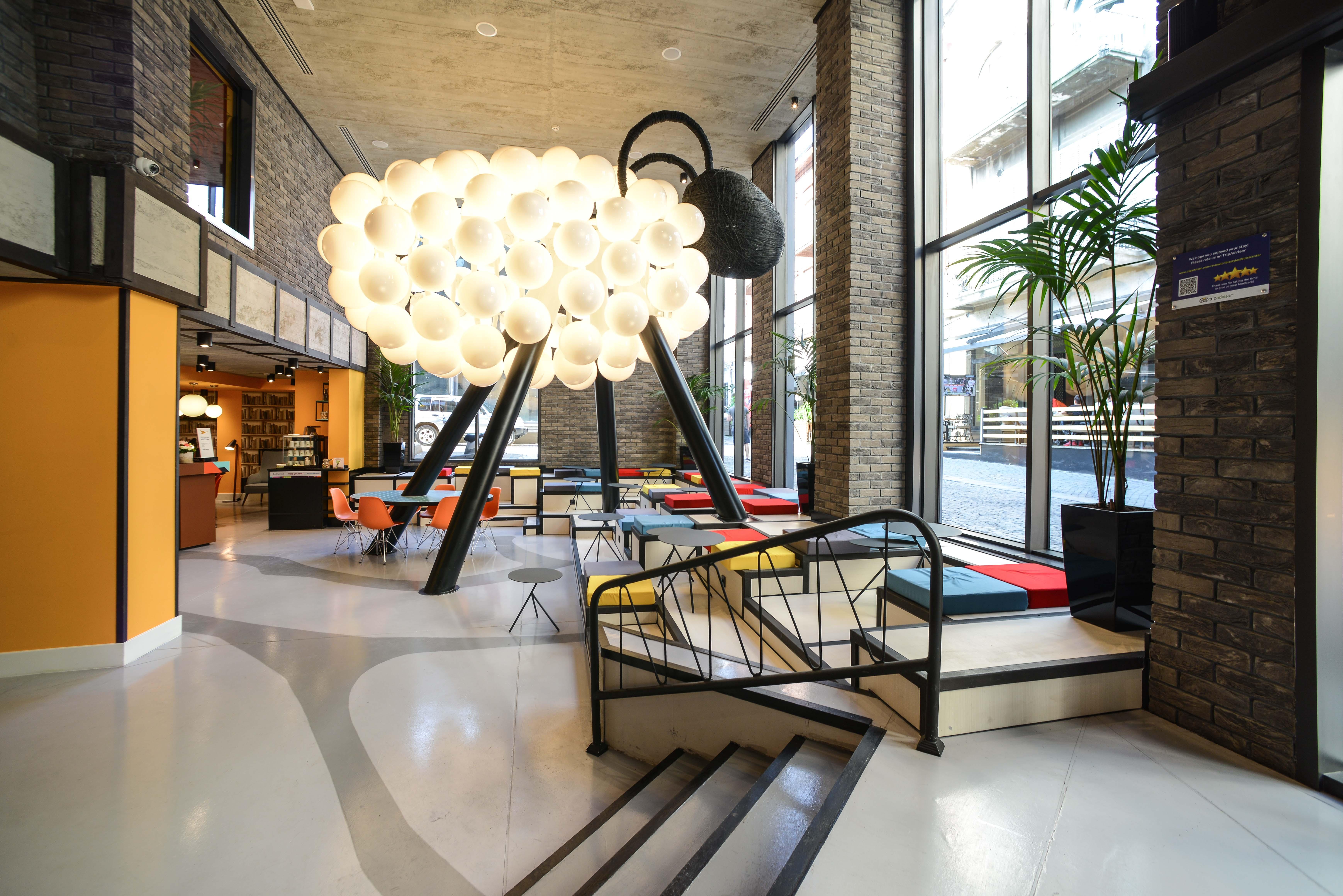 Ibis Styles Tbilisi Center Hotel Exterior foto