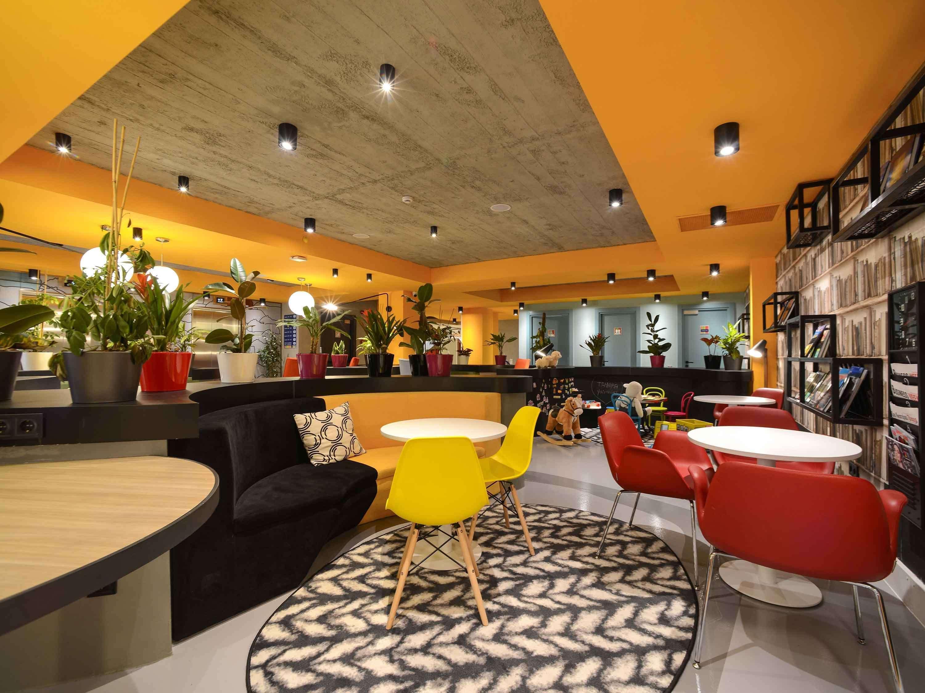 Ibis Styles Tbilisi Center Hotel Exterior foto