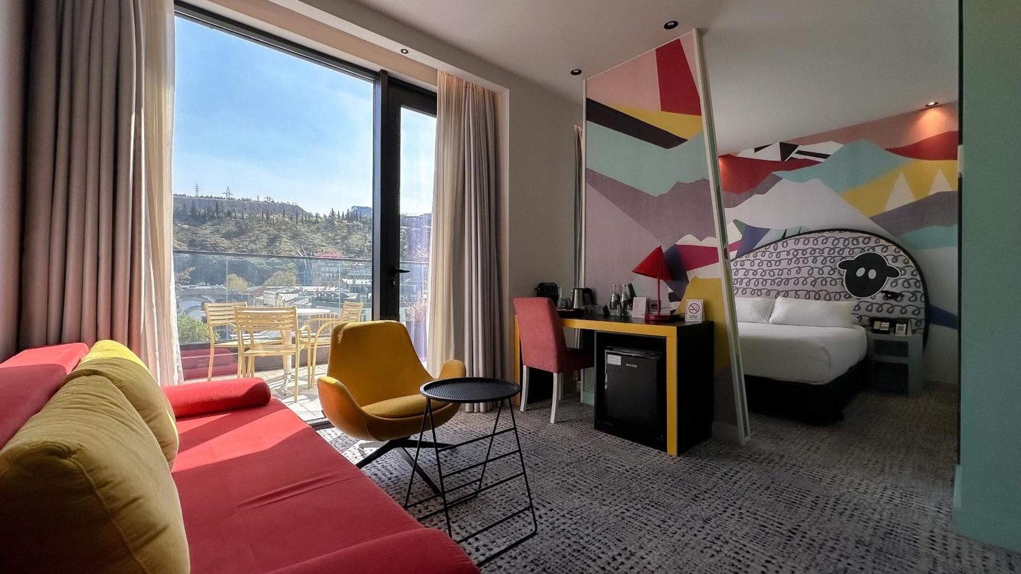 Ibis Styles Tbilisi Center Hotel Exterior foto